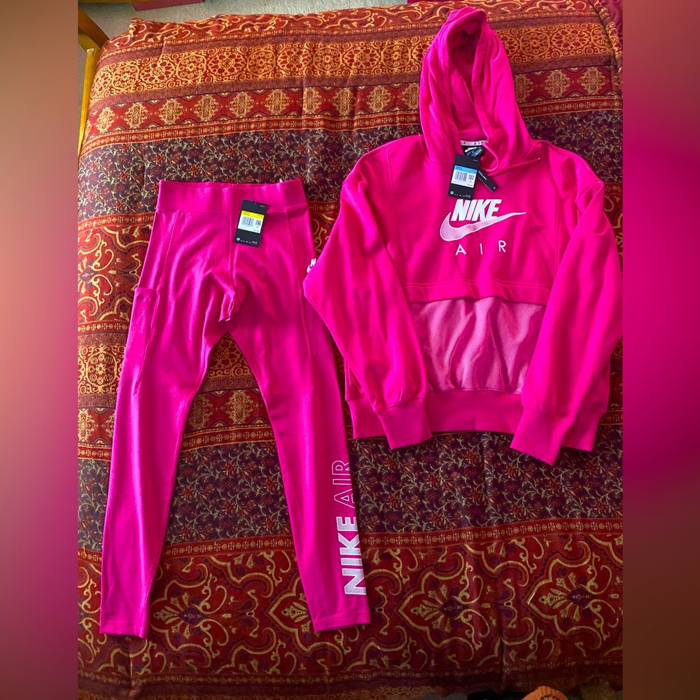 🌺NIKE Sweatsuit with matching Backpack🌺